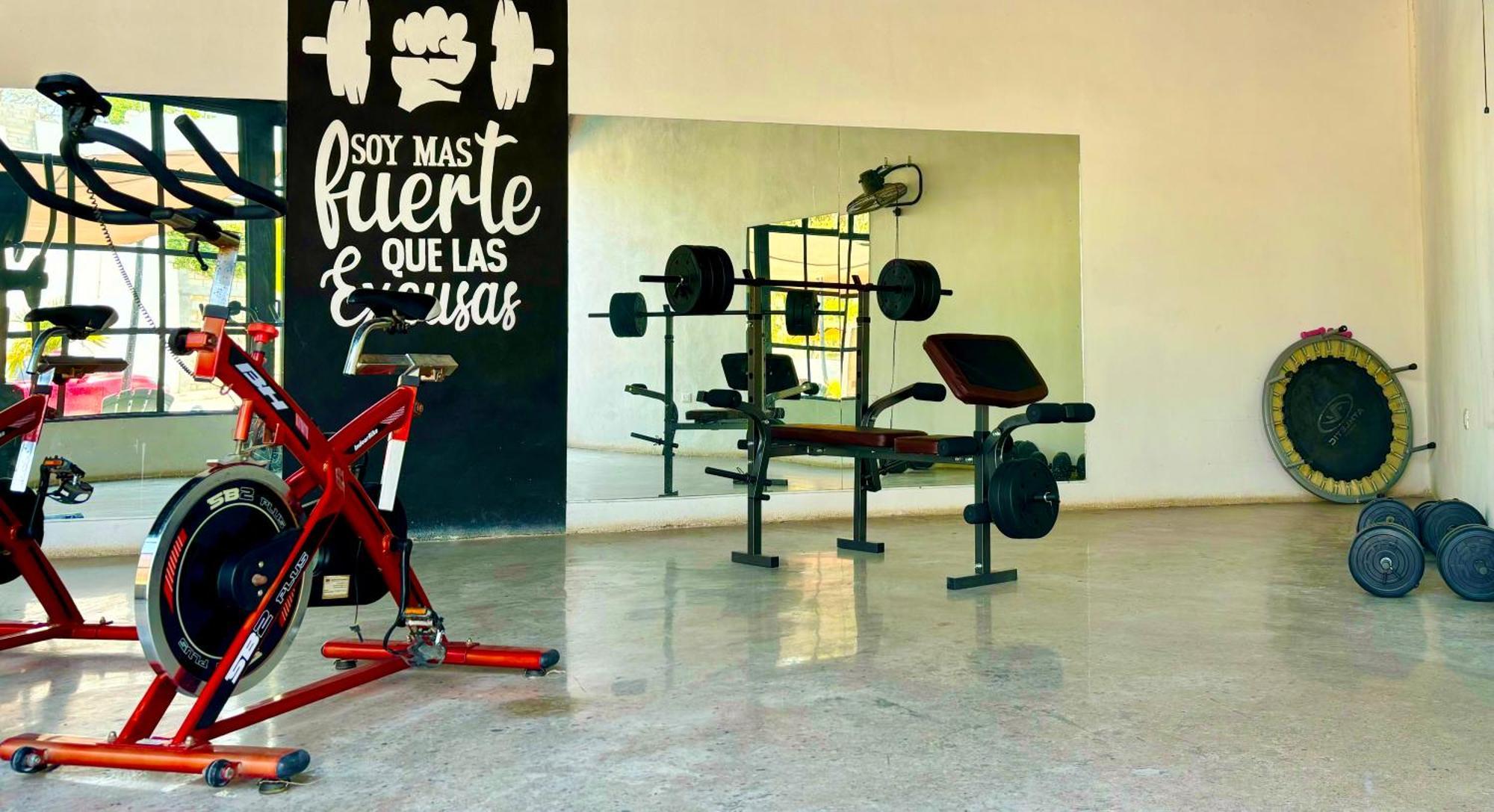 Villa EXCELENTE CASA AURA - EN PRIVADA ALBERCA y GYM Ciudad Valles Exterior foto